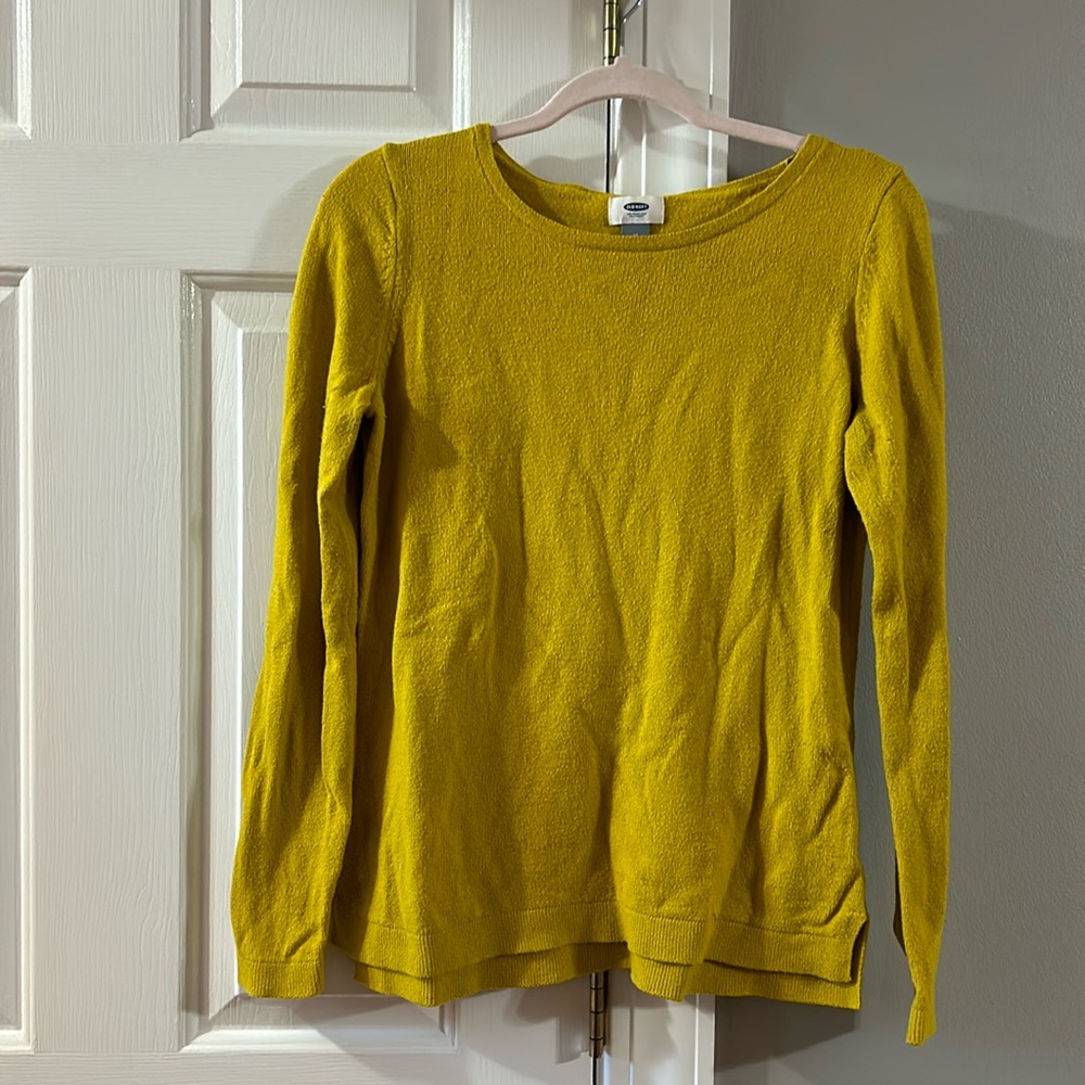 Old Navy mustard yellow sweater